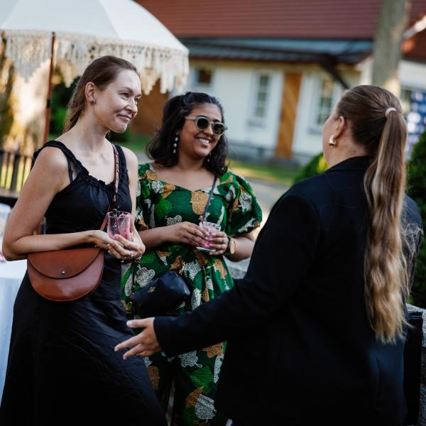 Women chatting 